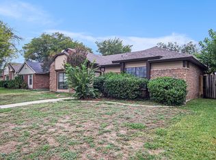 318 Liberty Pl, Grand Prairie, TX 75052