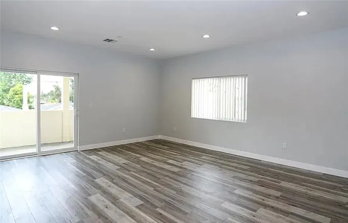 2 bed, 1200 sqft, $2,695 — Photo 4
