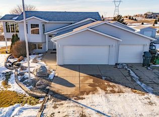 7210 Bridger Dr, Bismarck, ND 58503
