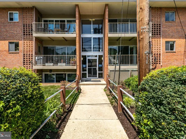 3706 N Rosser St APT 204, Alexandria, VA 22311