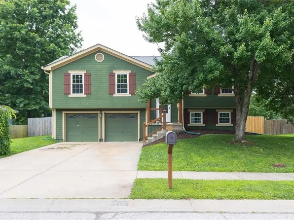 410 Copeland Dr, Greenwood, MO 64034