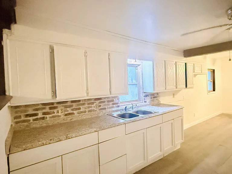 430 N Aydelotte Ave #A — Photo 2