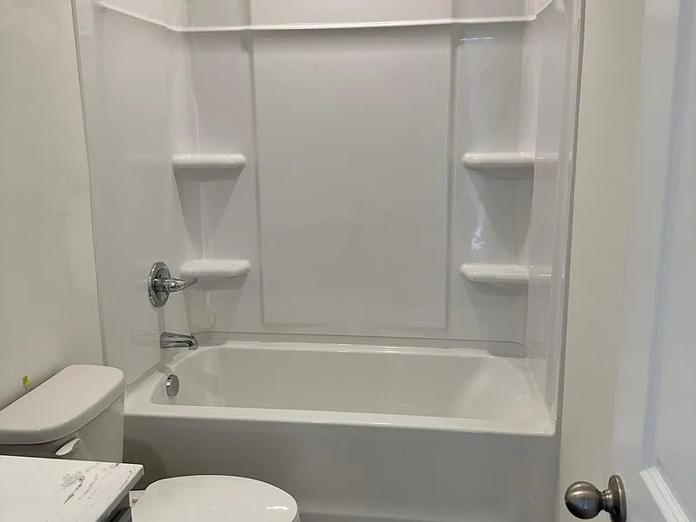 Common bathroom on the 2nd floor