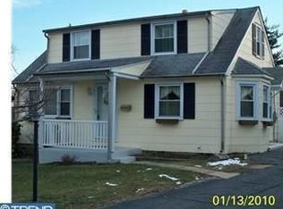 9 Sheridan Ln, Aston, PA 19014