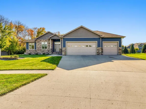 5888 26th St S, Fargo, ND 58104