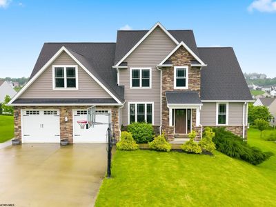 702 Slaton Ln, Morgantown, WV, 26508