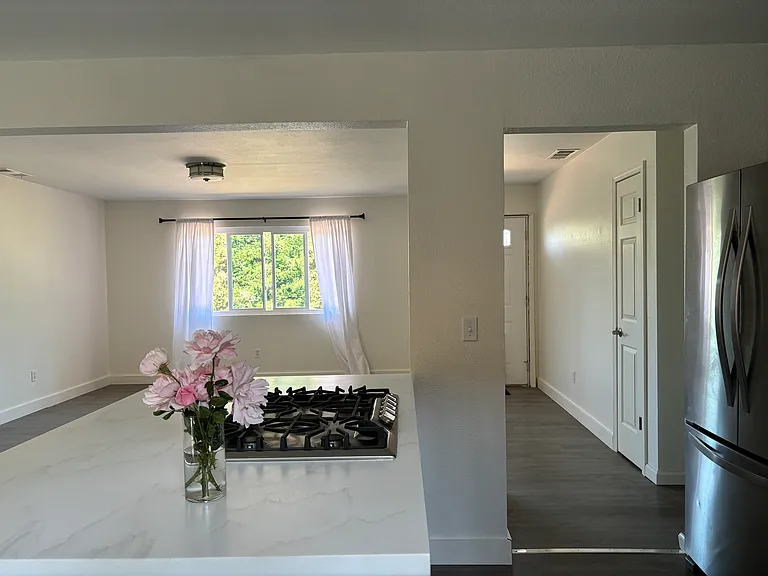 30 E Cherry Creek Rd — Photo 6