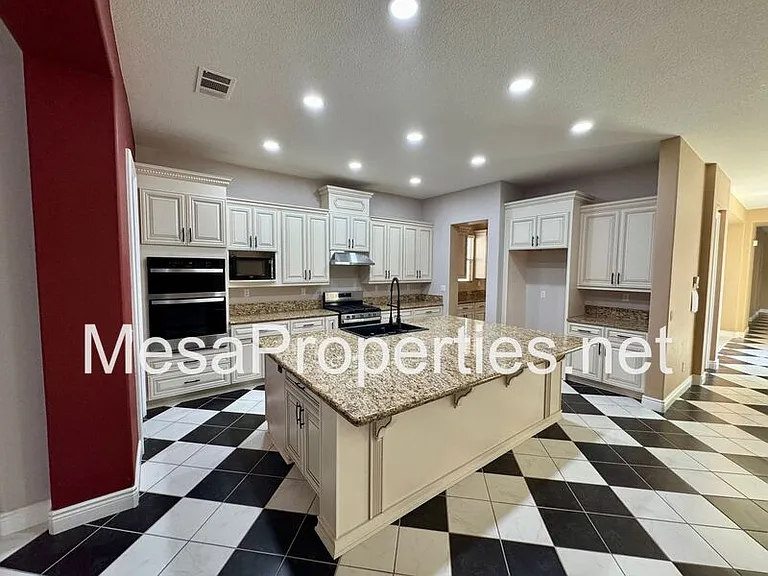 28610 Strauss Ln — Photo 22