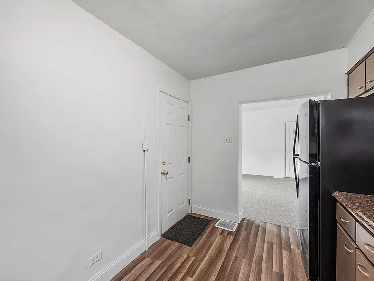 4840 Blackberry Way — Photo 10