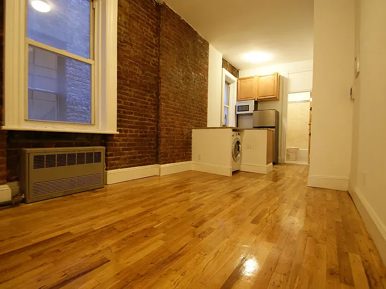 42 Morton St #5F — Photo 1