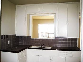 3rd image of 534 Glamis Ave