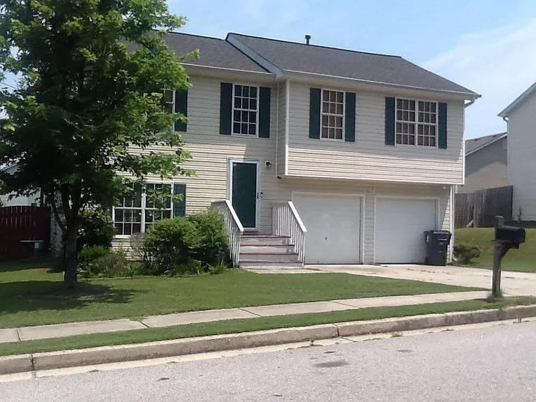 1562 Enchanted Forest Dr — Photo 1