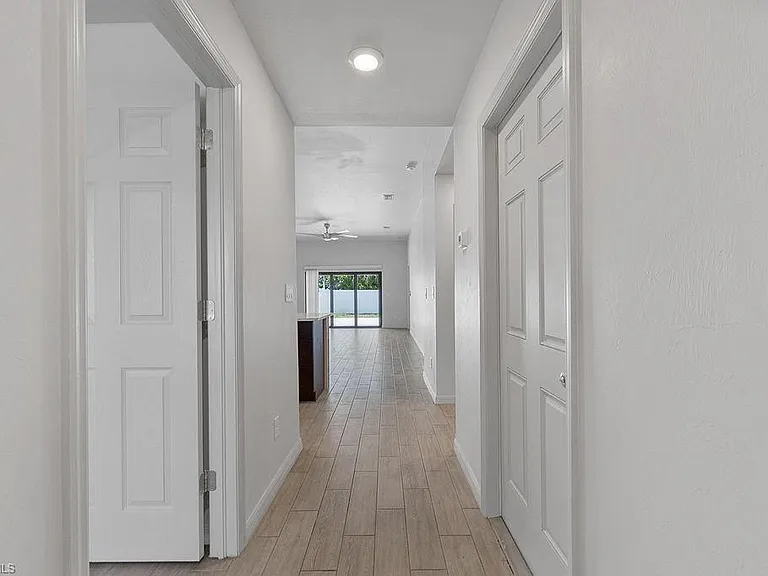 3429 SW 8th Ct — Photo 3