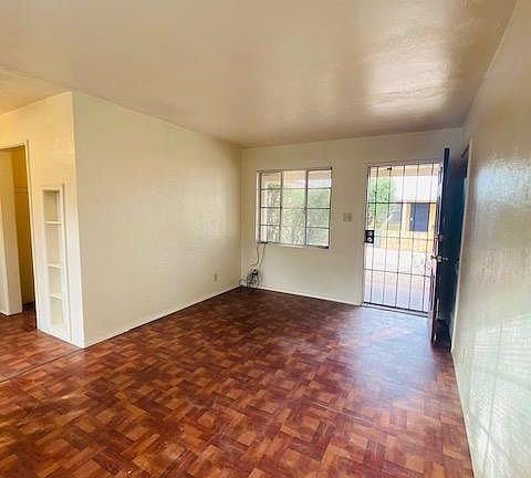 5th image of 2634 E Glenn St