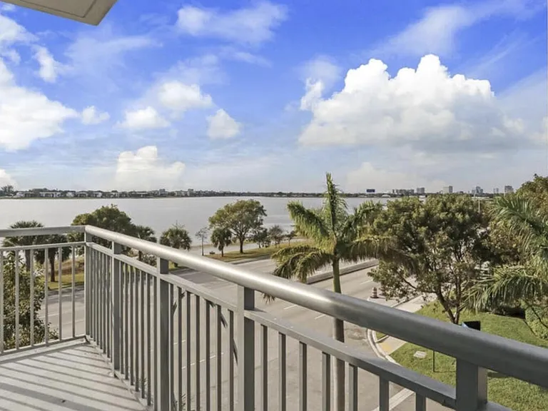 300 S Australian Ave #207 — Photo 4