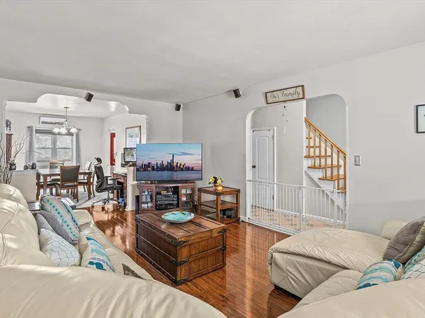 2542 Bronxwood Ave, Bronx, NY 10469