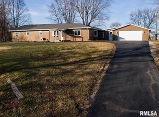 3773 Moose Cry Rd, Auburn, IL 62615