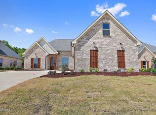 1239 Old Court Xing, Flowood, MS 39232