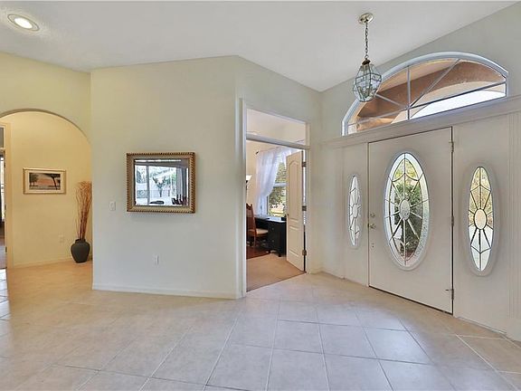 3rd image of 100 Hillside Ct