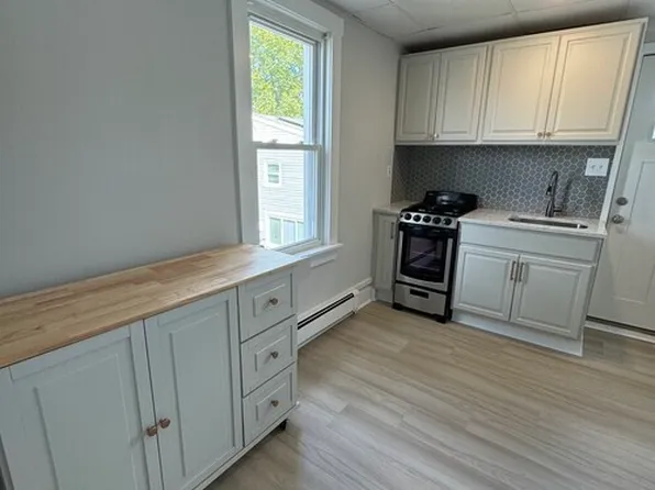 45 W 3rd St #2, Florence, NJ 08518