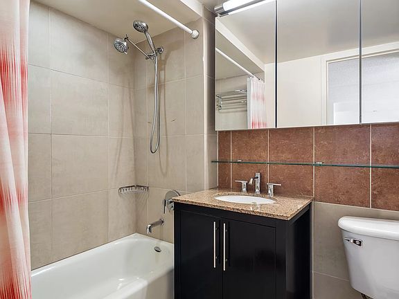 5th image of 555 W 23rd St APT N8e