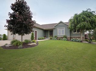 905 Golfside Ct, Jenison, MI 49428