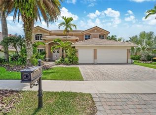 1789 Victoria Pointe Cir, Weston, FL 33327