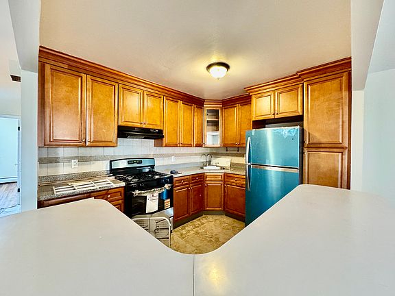 3rd image of 2235 38th Street # Fl 3rd