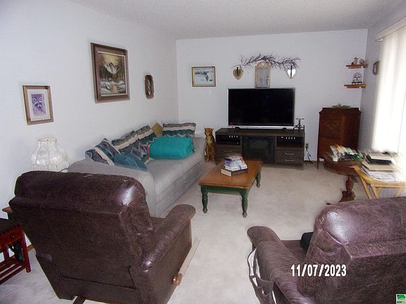 4th image of 1911 Avenue H Pl