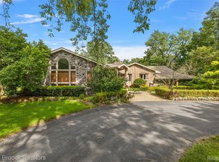 1250 Oxford Rd, Bloomfield Hills, MI 48304
