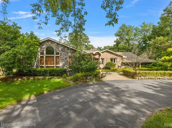 1250 Oxford Rd, Bloomfield Hills, MI 48304