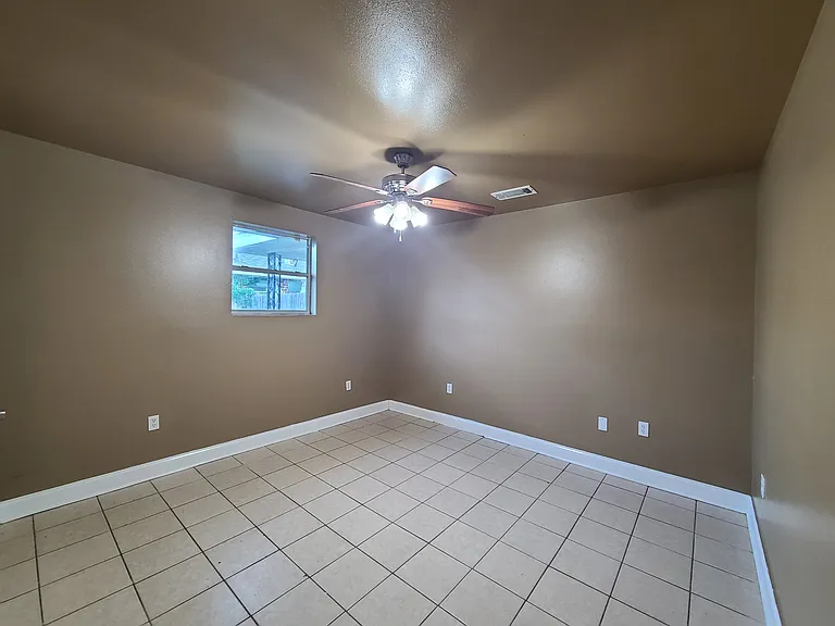 3218 Pakenham Dr — Photo 4
