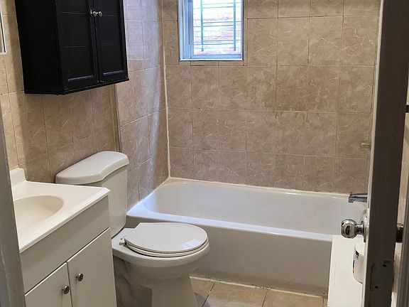 5th image of 846 E 214th St