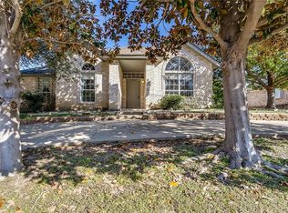 6509 Meadow Lakes Dr, North Richland Hills, TX 76180