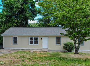 110 Mountain View Cir, Johnson City, TN 37601