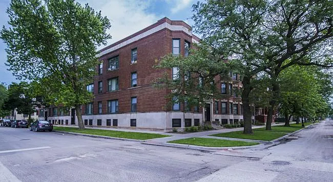 5609 S. Michigan — Photo 2
