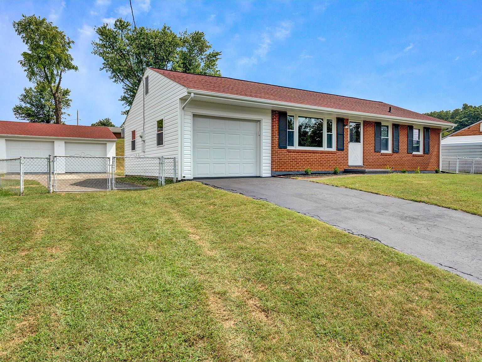 956 Shelbourne Ave, Vinton, VA 24179 MLS 900843 Zillow