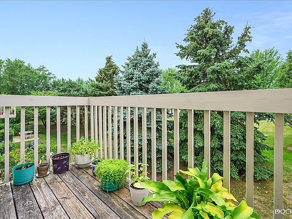 2nd image of 2925 Stonewater Dr