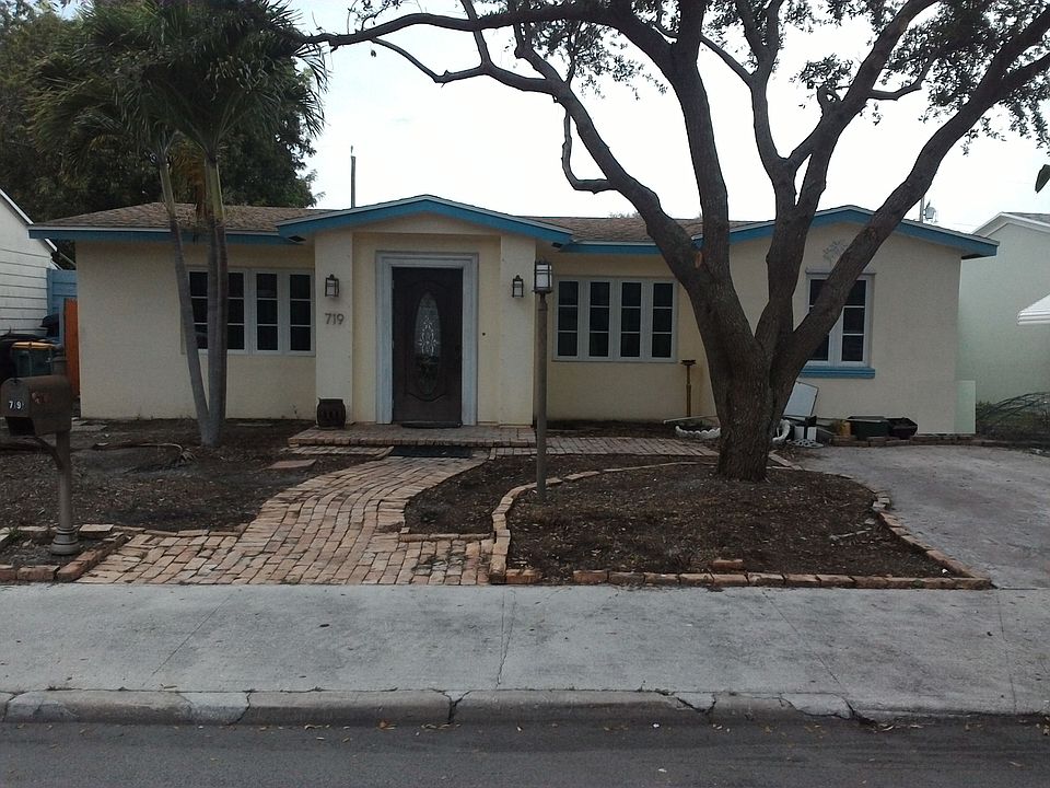 1st image of 719 N Palmway