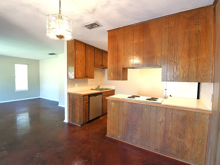 102 Parklane Dr — Photo 8