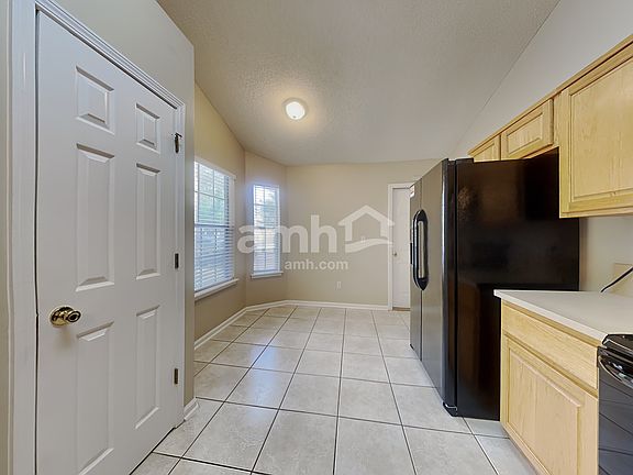 3rd image of 3464 Shelley Dr