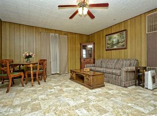 802 E Goliad St, Luling, TX 78648