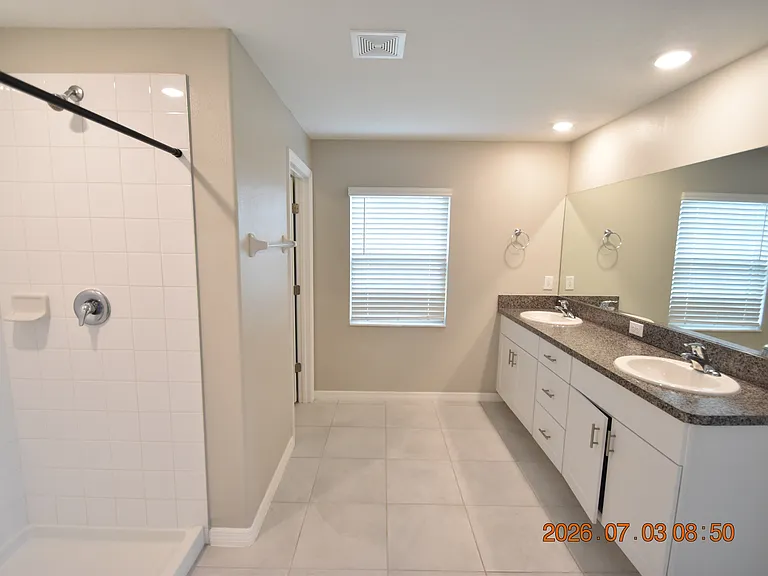 3507 N Maryland Ave — Photo 30