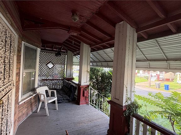 5th image of 643 E 107th St