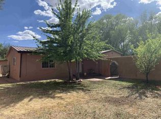828 E Fairview Ln, Espanola, NM 87532