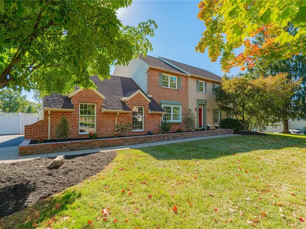 1890 Maplewood Ln, Allentown, PA 18103
