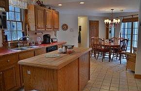Large Eat in Kitchen