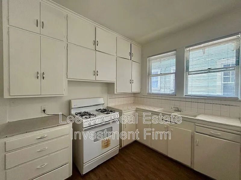 1 bed, 1.0 bath, 800 sqft, $725 — Photo 2