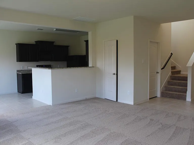 156 Aaron St — Photo 11