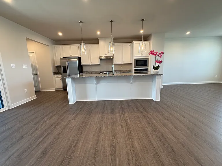 238 E Main St — Photo 2